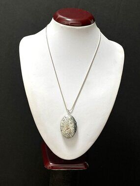 Fashion Sterling Silver Oval Locket  Pendant Necklace Chain 16"